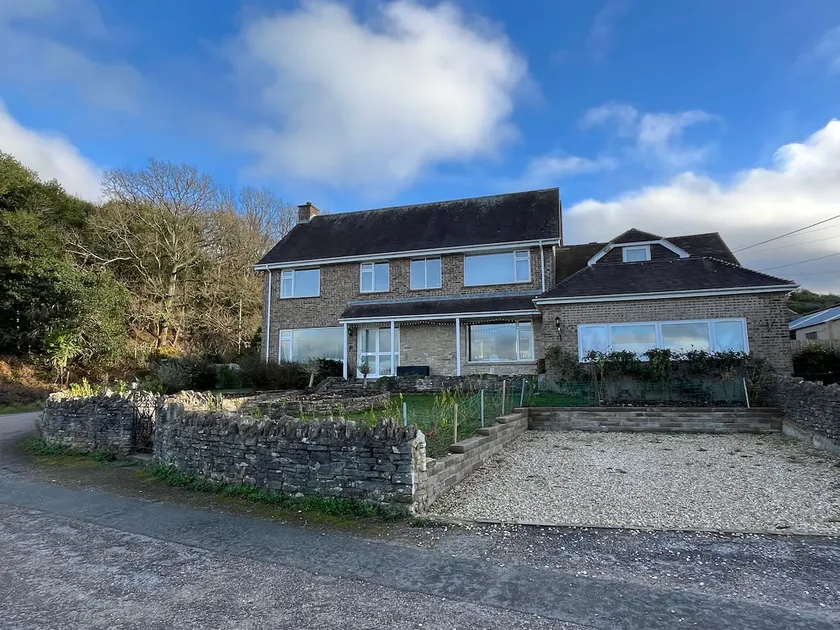 Redcliffe Farm House on the river bend - Image 1