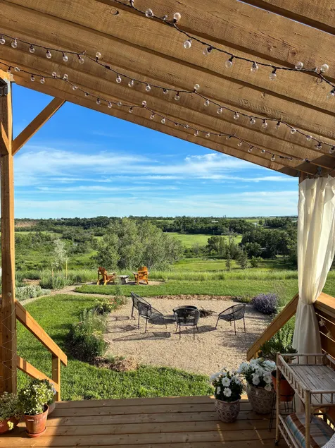 Valley View & Sauna Retreat - Image 1