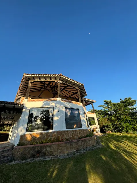 Loft-style mountain retreat - Image 1