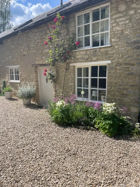 Prettiest Cottage, Near Bampton, Oxfordshire - Image 1