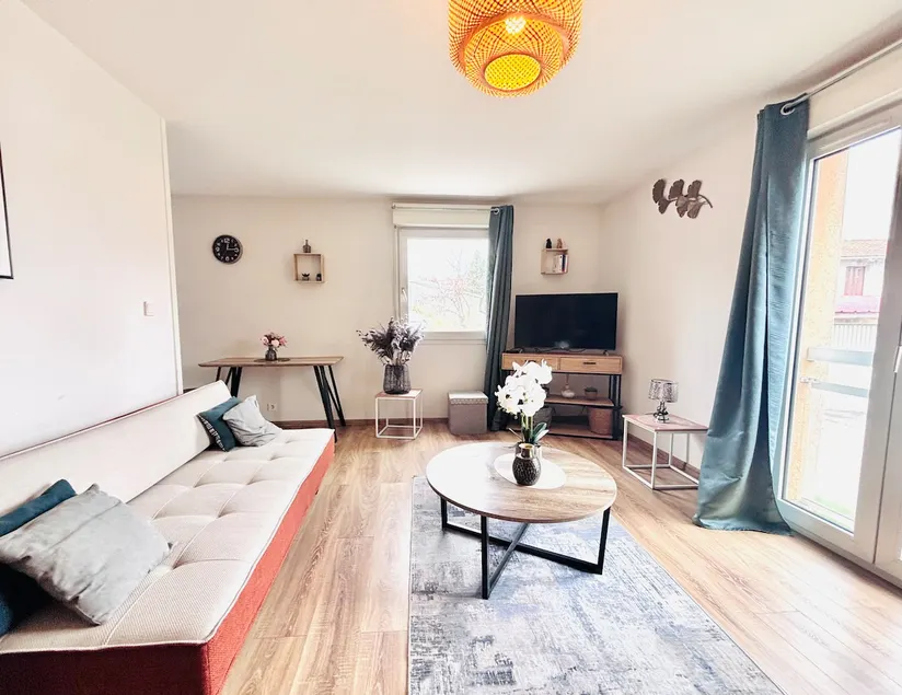 Le Cosy Home - Image 1