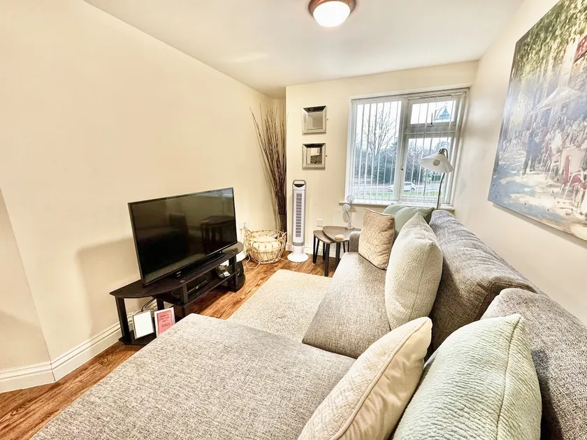 Meriden Apartment - Sleeps 7 - Near Nec Parking - Image 1