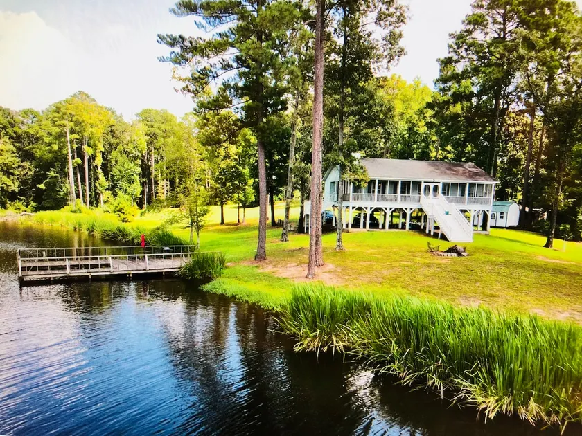 Lake house with boat rental, firepit & fishing! - Image 1