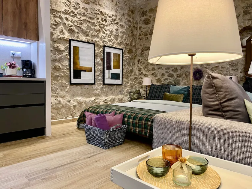 Naturalezza/Stone- Parnassos- A beautiful space - Image 1
