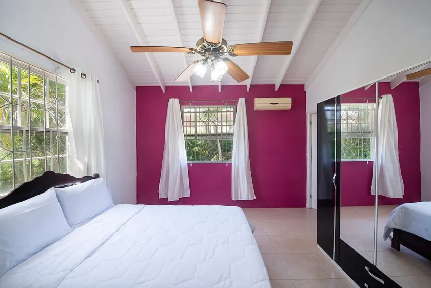 Quiet Family Cottage Near Beach with Cabana - Image 1