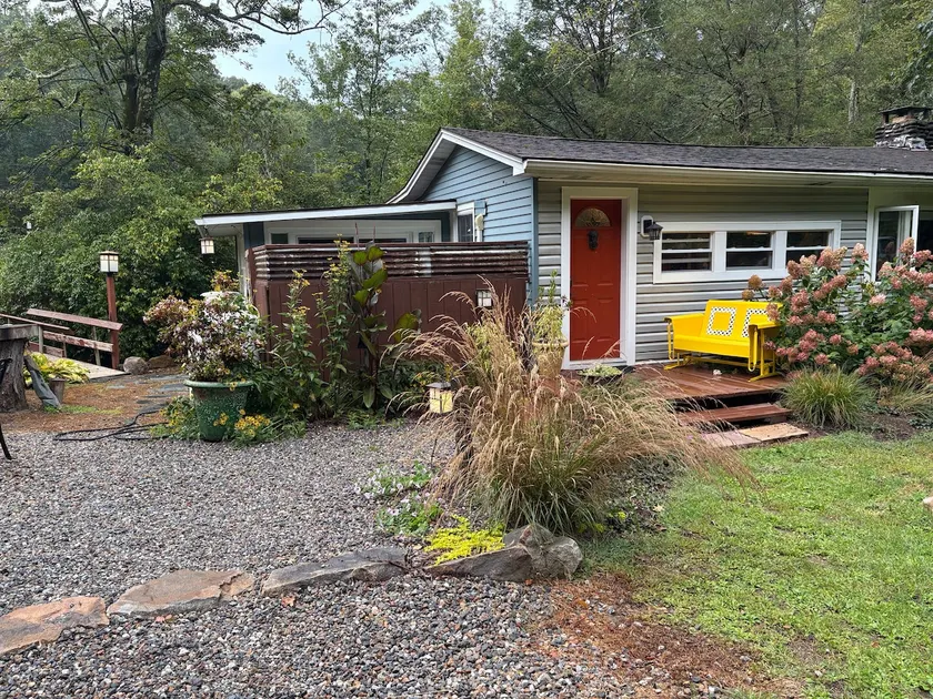 Creekside Cabin - Creek, Pond & Indoor Fireplace - Image 1