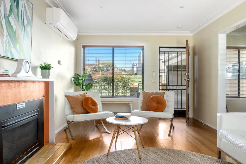 Spacious 3BR Home • Near CBD • Free Parking - Image 1