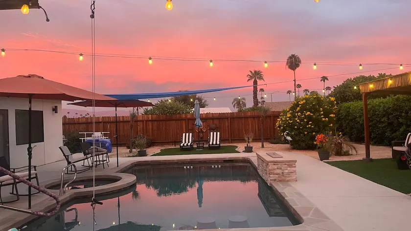 Guesthouse Poolside Suite 700sf 1 BR /LR/2 Full BA - Image 1