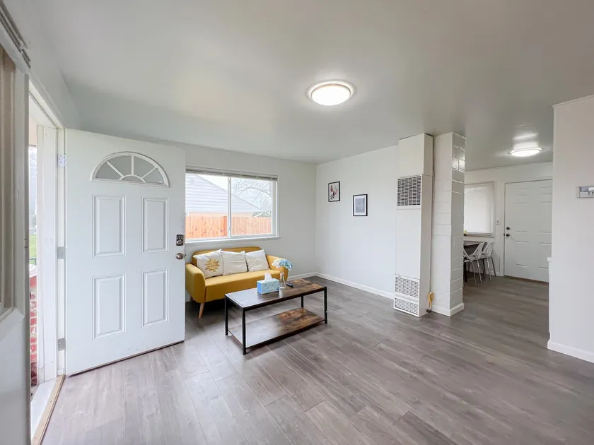 Warm 2b1b Renton House/15 mins to airport - Image 1
