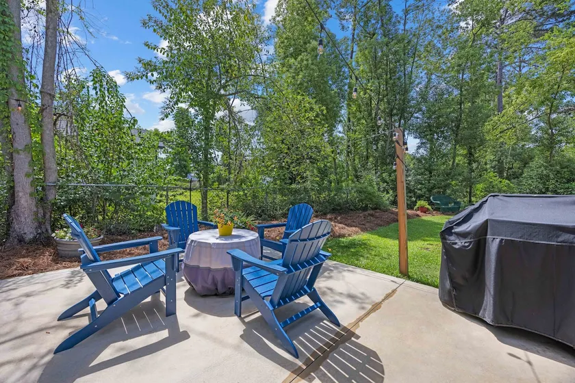 Close to SGMC/VSU; fenced yard w grill & FP; Pets - Image 1