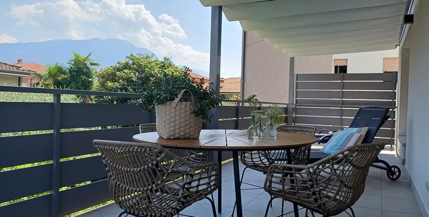 Villa Verde Three-Room Apartment with Terrace overlooking the Castle - Image 1