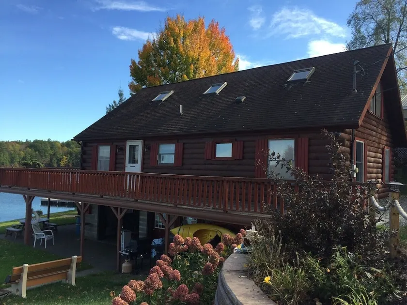 Cozy Lakeside Cabin on Burden Lake in upstate NY - Image 1