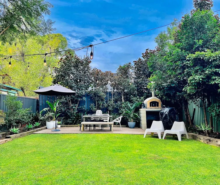 Pet friendly garden retreat walk to Norwood & CBD - Image 1