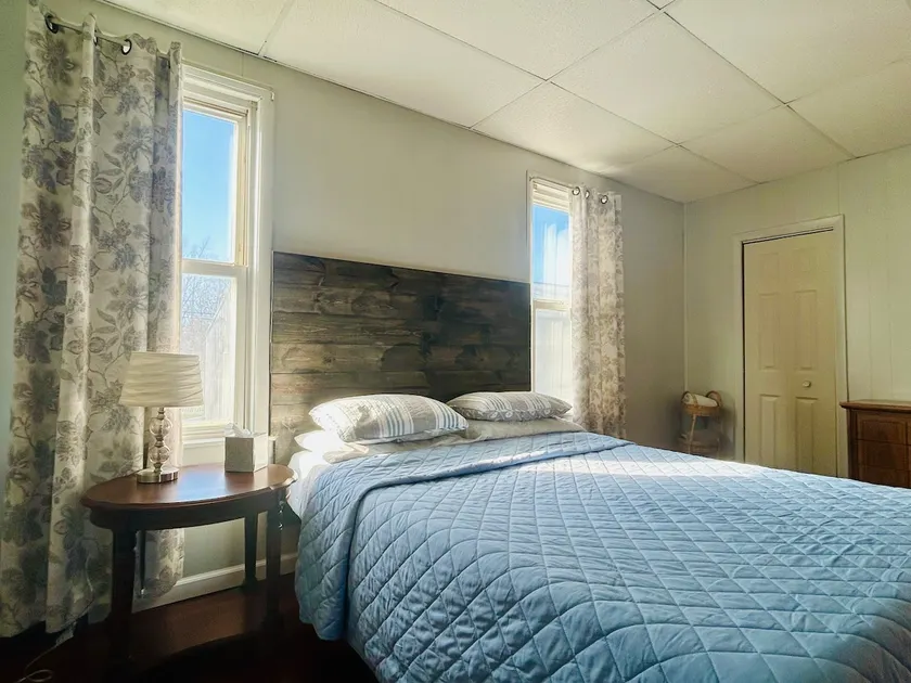 Virginia's PlaceCozy 2 Bedroom Home / Pets Welcome - Image 1