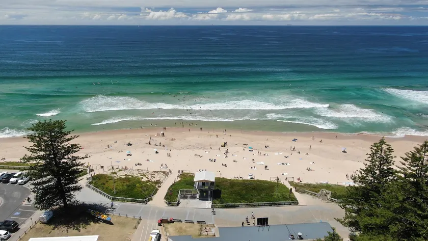 2 bedroom fully furnished studio - free parking - Image 1