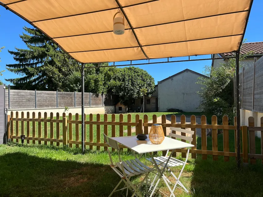 Charming Studio 10 min from Lyon - Image 1