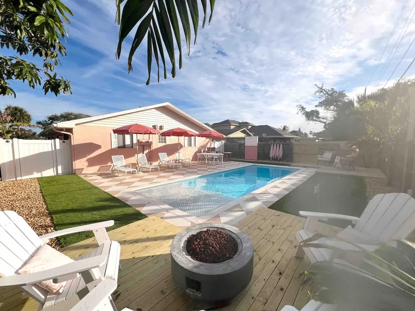Luxury Beach & Pool House Oasis by Cali Villas - Image 1