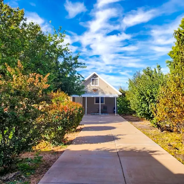 Zion Country Cottage-Hot Tub, dog run, Playground - Image 1