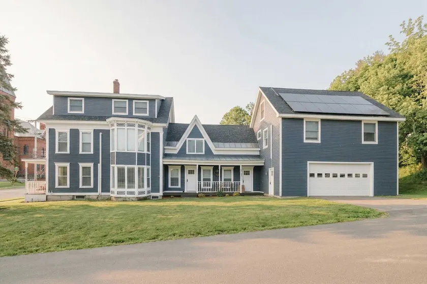 Spacious 9-BR Downtown Residence 3-Min to Okemo - Image 1
