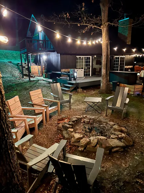LOST CAVE COTTAGE. Easy boat parking, BoHo decor, tons of deck space, and a CAVE - Image 1