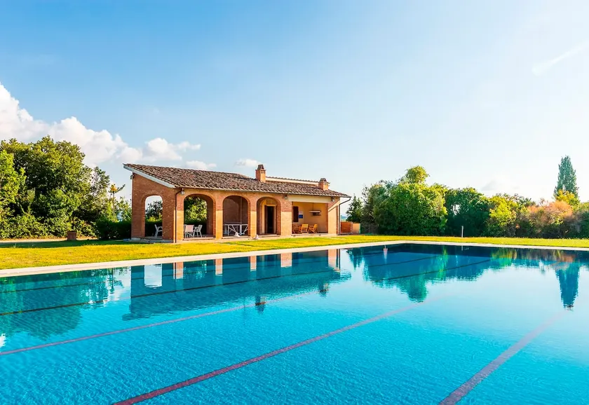 Villa med privat halvolympool och privat tennis - Image 1