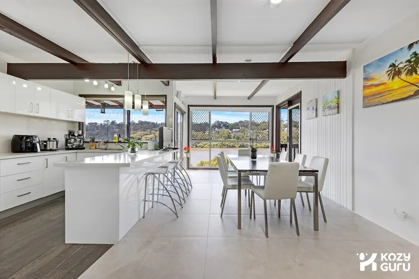 KozyGuru | Waterfront Holiday House - Image 1