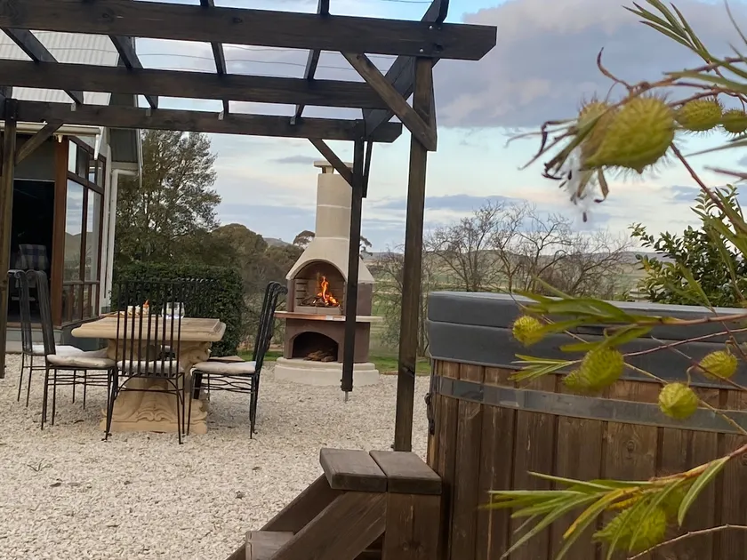 Luxury Country Escape - Fire, Hot tub & Pizza Oven - Image 1