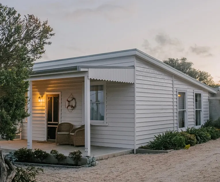 Charming Cottage | Cosy Fireplace, Port Campbell - Image 1