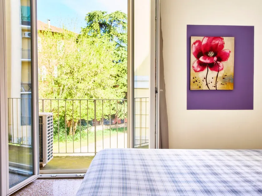 64B [10 min walk to the Polyclinic] two bedrooms - Image 1
