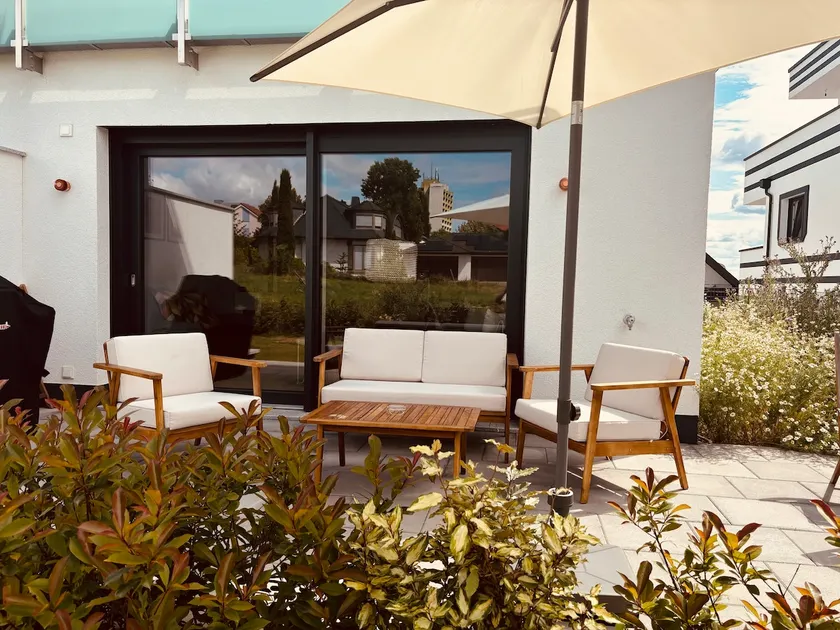 Fantastically bright apartment with sun terrace - Image 1