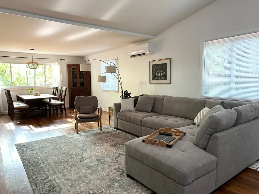 The Cottage at Glen Arbor Wines - Image 1