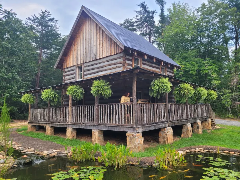 Log Cabin with Koi Pond in Mayberry-Wine Trail! - Image 1