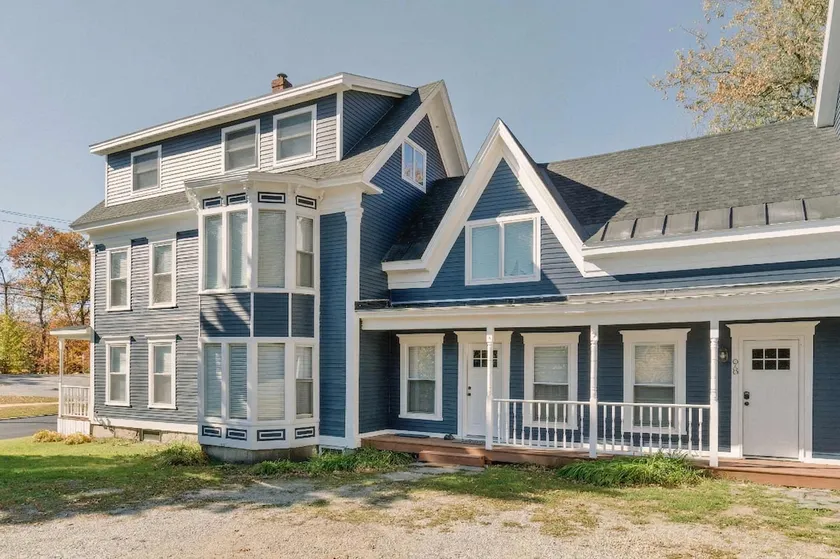 Tasteful 5-BR Downtown Townhome 3-Min to Okemo - Image 1