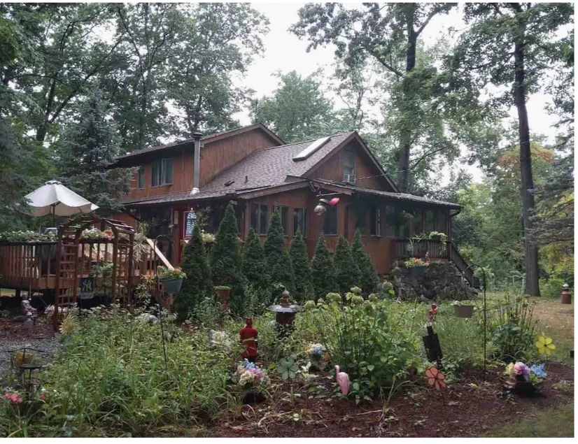 5 bedroom 7 bed Cottage Sauna, Lake, Hike & Winery - Image 1