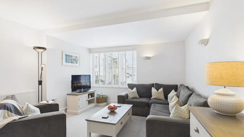 Minarvon - 2 Bedroom Apartment - Saundersfoot - Image 1