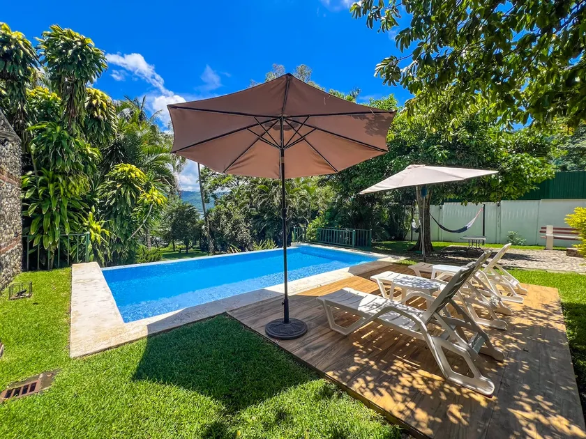 Country House facing Lake Coatepeque, C.Poncho - Image 1
