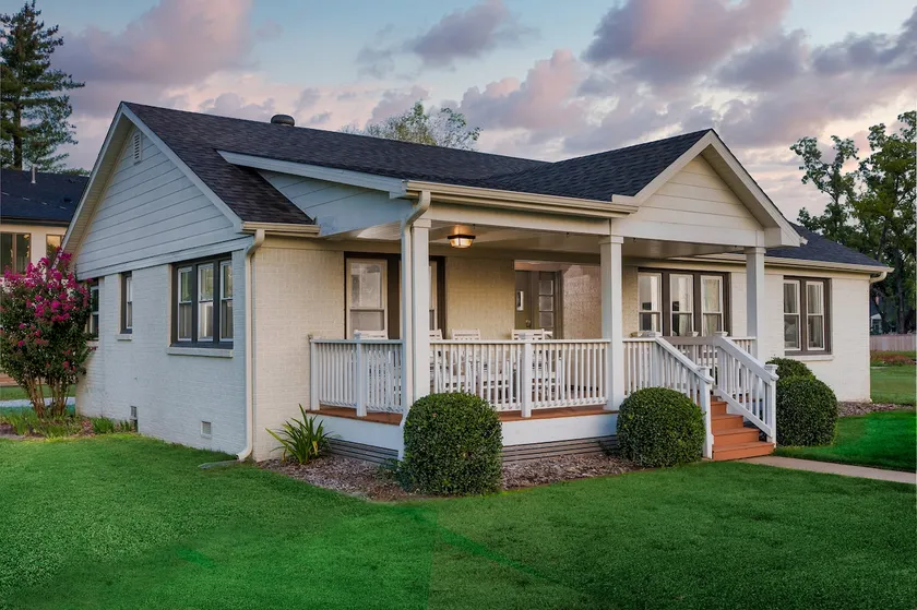 Cottage on D • 2 Blocks from Downtown Bentonville - Image 1
