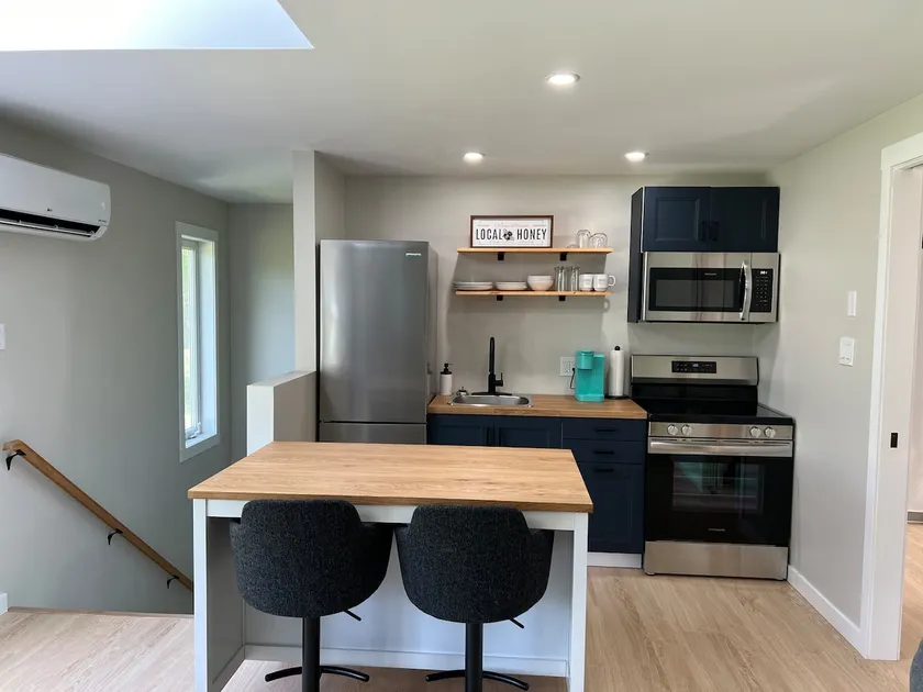 Private, Modern Cape Cod Loft - Image 1
