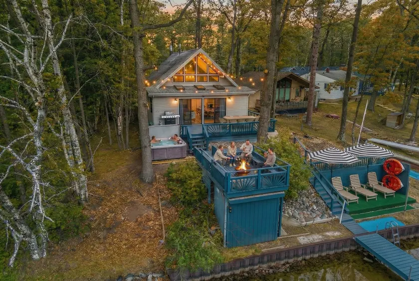 Hale Haven - Lake House w/ Hot Tub and Loft - Image 1