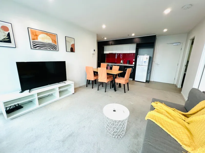 40-Comfy and Stunning Apt in Melbourne CBD - Image 1