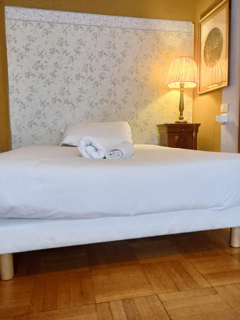 Piazza San Babila studio apartment - Image 1