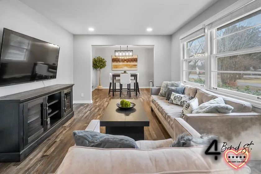 Escape to Clarksville's Chic Luxe 3BR Home - Image 1