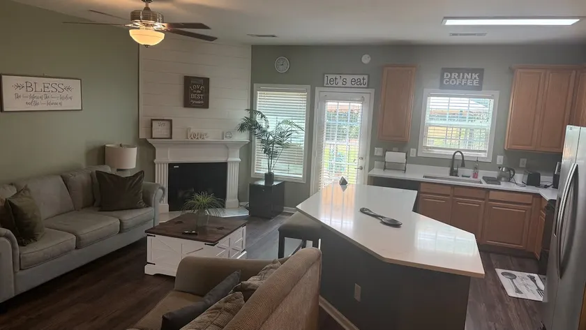 Cozy 3 bedrooms/chateau elan area/road Atlanta - Image 1