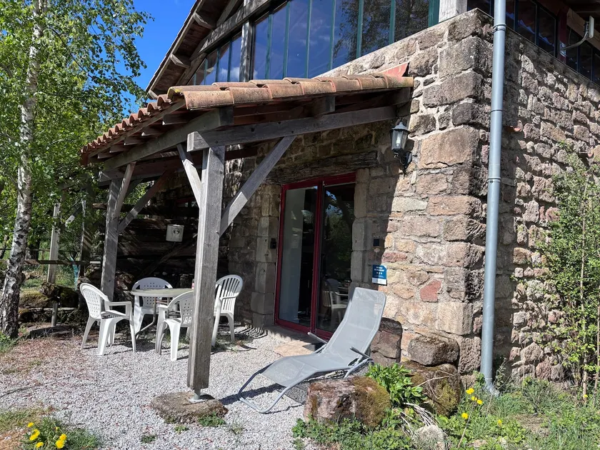 Quiet 3-star one-story house - Image 1