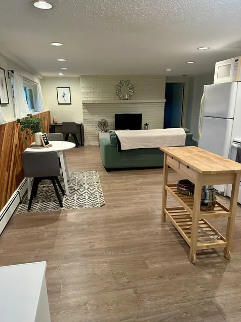 Private 1 bed suite in Royston - Image 1