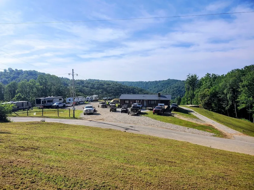 Classic West Virginia Rustic 3 Bedroom House - Image 1