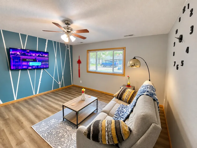 Lovely 2-bedroom apartment remodeled - Image 1