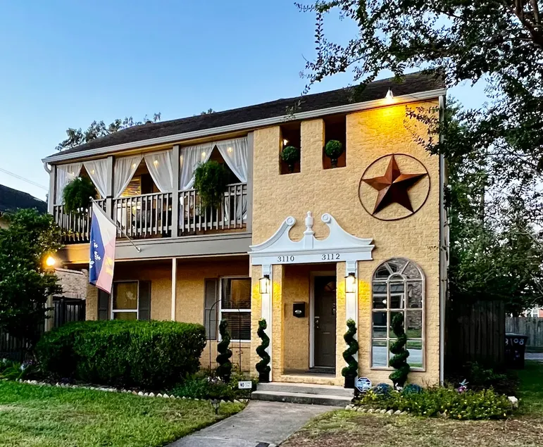 3 Bedrooms with Free gated parking,5-10Mins From ALL - Image 1