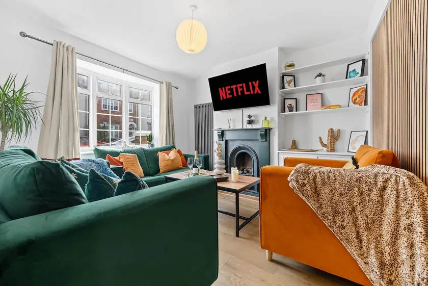 4BR Stylish Southampton City Centre Luxe House - Image 1