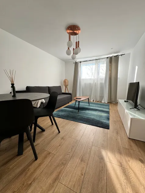Nice apartment in a refurbished house - Image 1